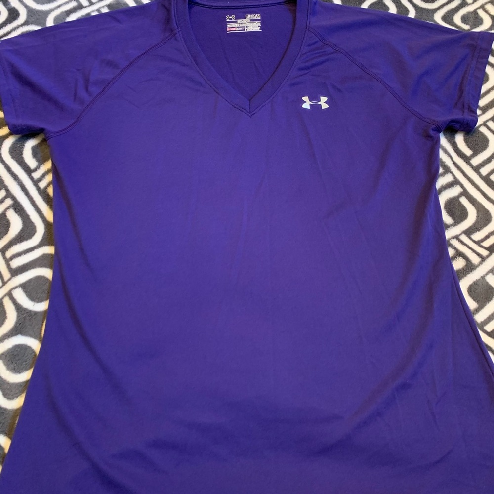 Under Armour Women’s Semi-Fitted Active Shirt